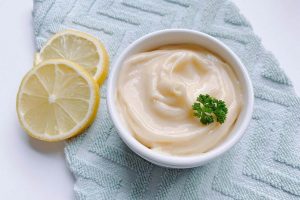 Zelfgemaakte mayonaise