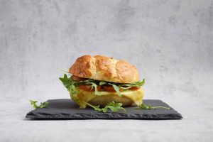 Italiaanse-bol-kaas-tomaat-pesto (1)