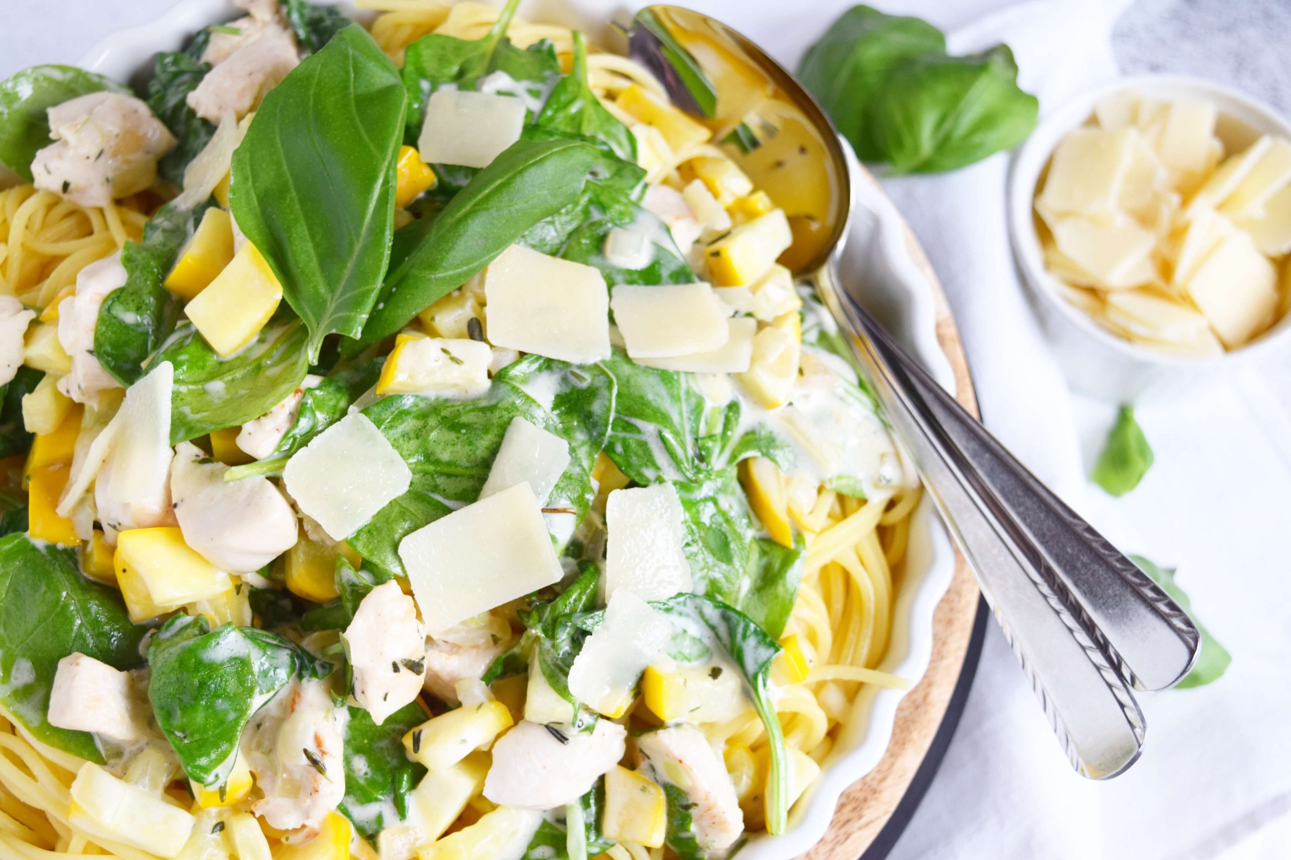 Spaghetti met kip, spinazie en courgette